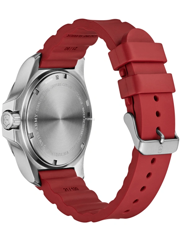 Victorinox,I.N.O.X. 43mm,43mm,Stainless Steel,Red,Quartz,Day,Sapphire,241719